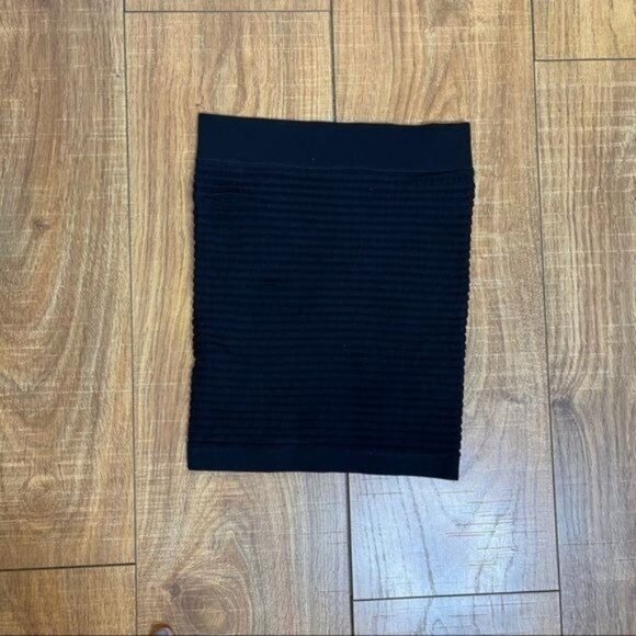 BCBGeneration Black Seamless Skirt Size XS/S - Picture 4 of 7